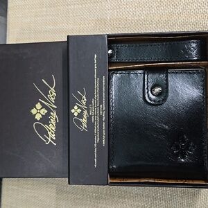 Patricia Nash Black Leather Wallet and Key Holder